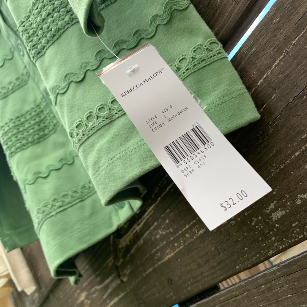 🛍NWT🛍 Green Embellished Cardigan - Picture 3 of 4